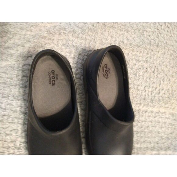 Crocs Classic ladies clogs Size 8 black - Picture 6 of 10